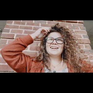 Meet your Posher, Lauren